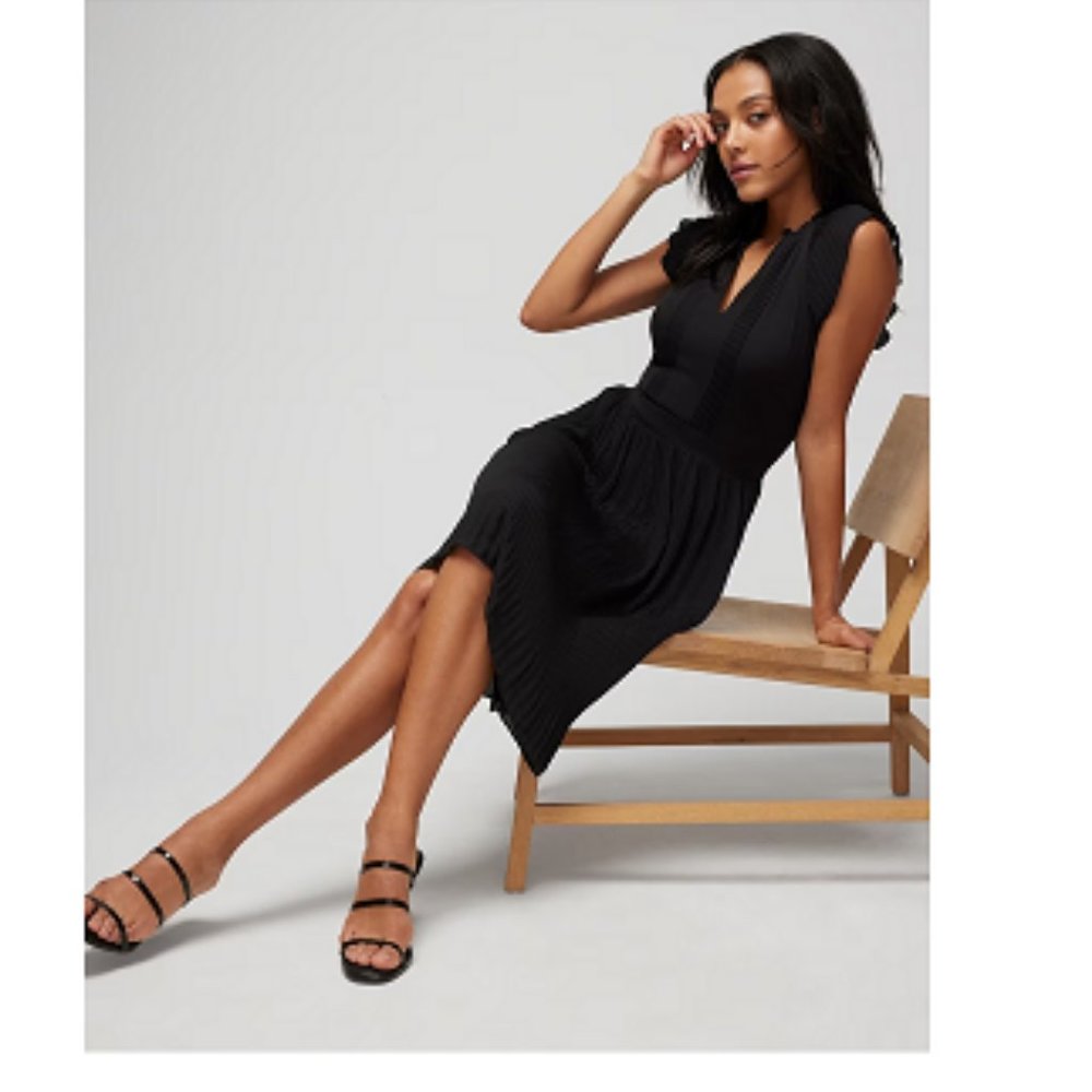 Elegant Black Sleeveless Dress